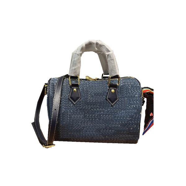 

2022designer shoulder bag classic denim pillow bag size 25cm