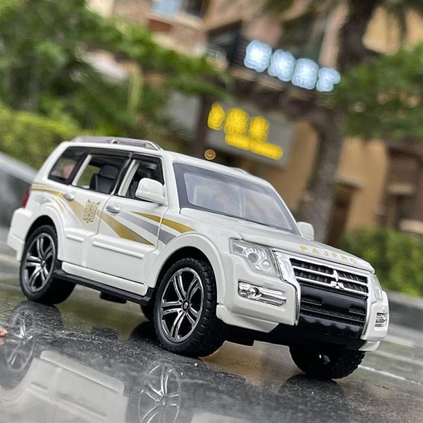 

diecast model cars 132 mitsubishi pajero off-road suv alloy car die-casting model sound and light pull back car model toy collecti312o