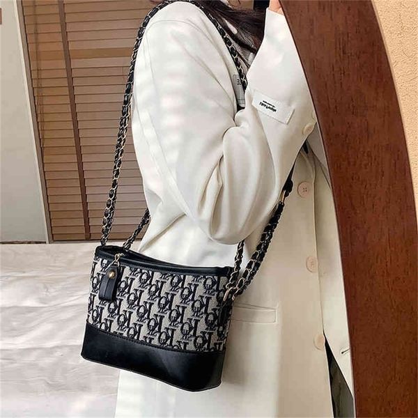

spring fashion versatile old women's personalized single messenger textured chain merchant for 80% off wholesale sale