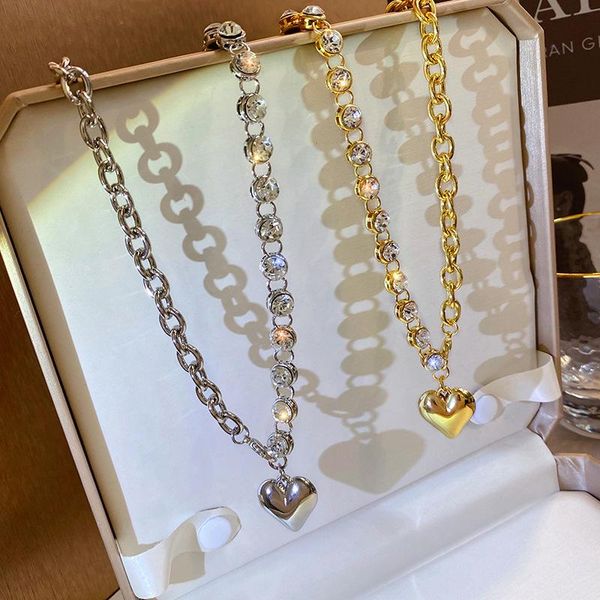 Colares pendentes Origem Origem do verão Prail Gold Color Love Heart Colar para mulheres Shinning Rhinestone Chaky Chain Cool AcessoriesPenda