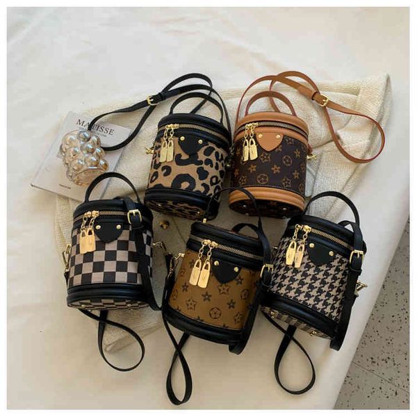 

bags handbags women's fashion trend 2022 bucket korean checkered handbag large capacity shoulder, Black;red