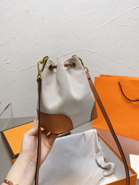 

2022 classic designer shoulder bag women's canvas bucket bag size 19cm