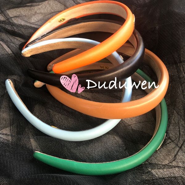 Partygeschenk PU-Stirnband mit Metallprägung, klassischer Haarschmuck, Vintage-Stirnband, Doppel-C-Markierungen, Haarband DuduVIP