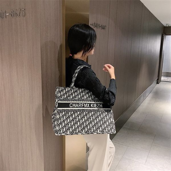 

female new fashion red canvas single underarm versatile large capacity hand tote design purses online
