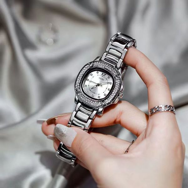 Роскошные женские часы Дизайнерские часы Temperament Waterpronation Full Diamond Ladies Watch Ins Wind Student Simple Trend Stainless Steel щит