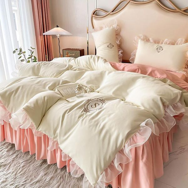Bedding conjuntos de cama de luxo bordado macio escovado Princesa Conjunto de renda Quilt/edredom saia da cama ou travesseiros de linho