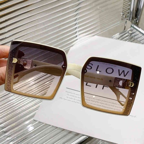 

sun glass eyewear 2022 new large frame gradient sunglasses women's street sglasses square modern sunglasses with cases, White;black