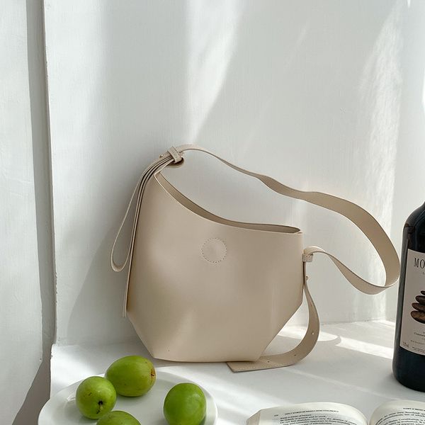 

designer bags shoulder crossbody bags with large capacity and irregular sewing 24cm