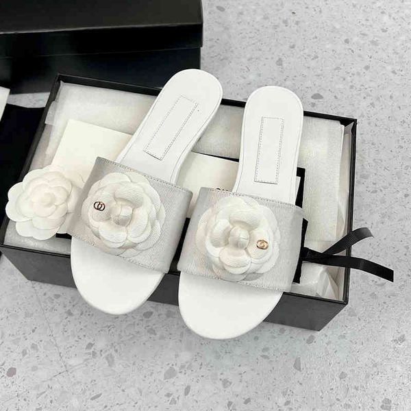 

2022 new mountain camellia open toe low heel flat bottomed silk satin one line beach sandals for women's summer wear outlet, Black