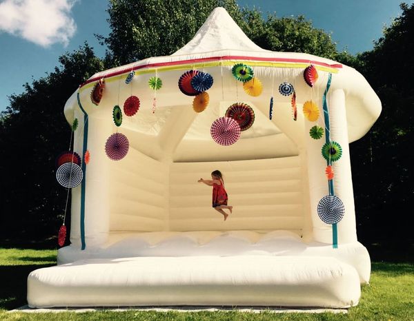 Новый 15x15ft White Bounce House PVC надувный свадебный бодрый замок /прыжки для прыжков /вышибала с воздуходувка для вечеринок и мероприятий на открытом воздухе игры