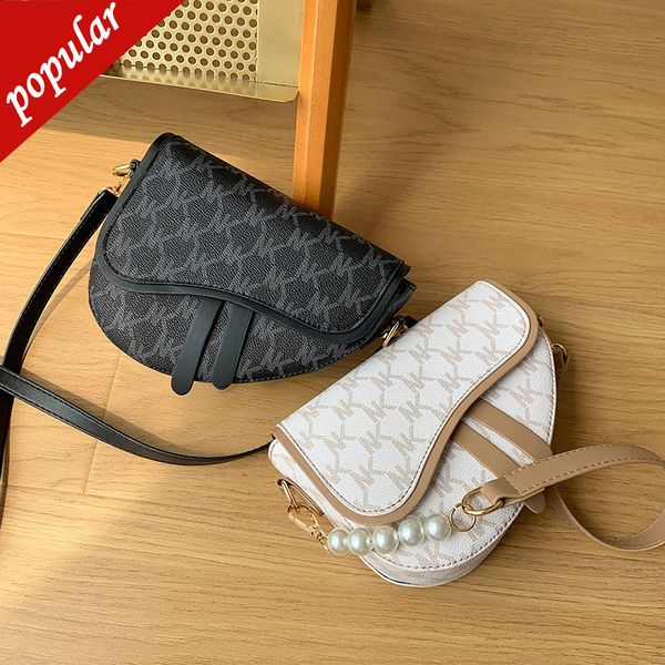 

female xiabai fashion and atmosphere single new armpit multi diagonal simple style shoulder bags