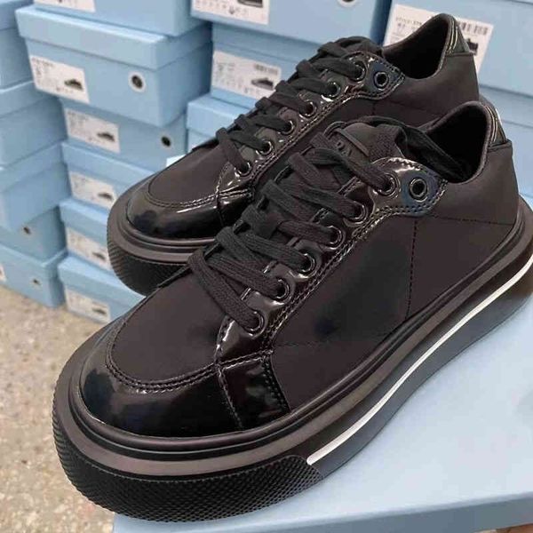 

european goods p-triangle casual white women's leather thick soled shoes, Black