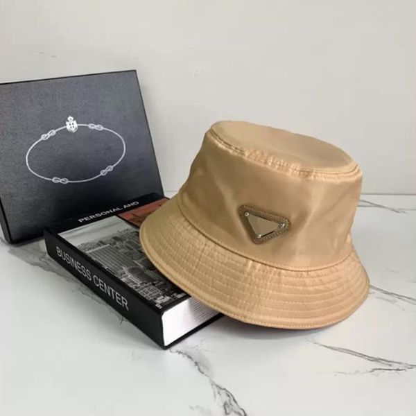 2022 Nylon Bucket Hat Unisisex Mulheres Mens Chapéus Triângulo Luxuris Designers Caps Mens Bonnet Feanie Designer P Cap Womens Sunhat Beach G2205063Z