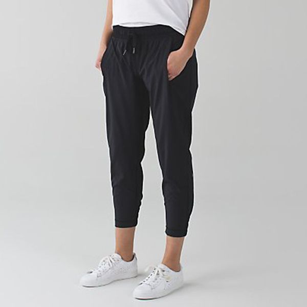 

women stretch l-22 yoga leggings fitness running gym sports cropped pants with pockets female push up sport high waist active capris