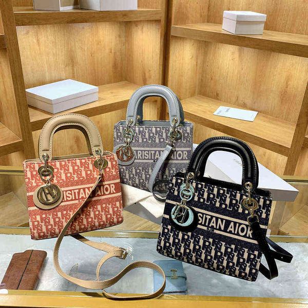 

fashionable versatile 2022 new foreign style women's bag trend letter portable messenger bag vintage crossbody shoulder bags purses wal
