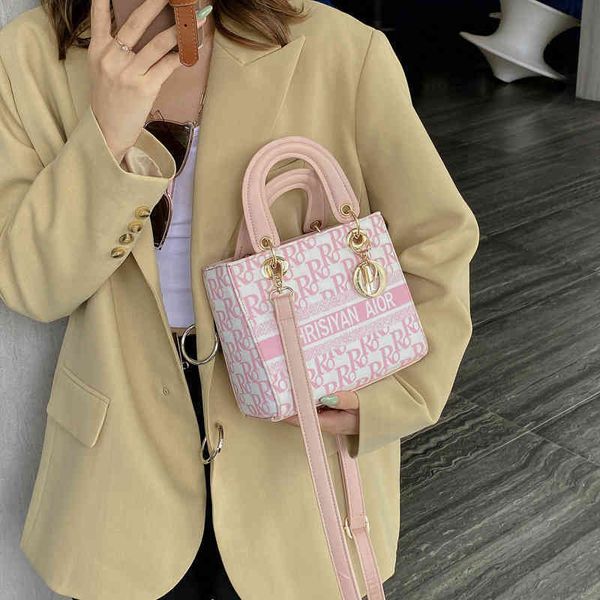 

2022 new designer handbags luxury hand embroidered diana foreign style single trend letter