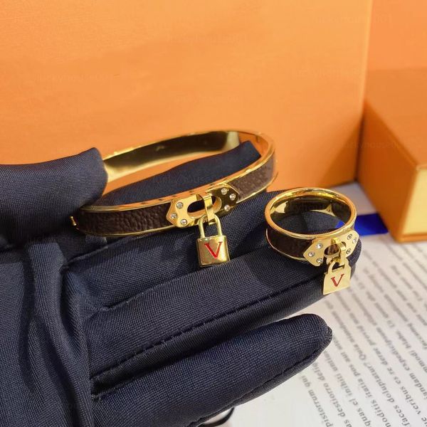 

2022 charm womens fashion gold bangle luxury womens love bracelet bracelets women jewelry stainless steel engagement letter gifts valentines, Black