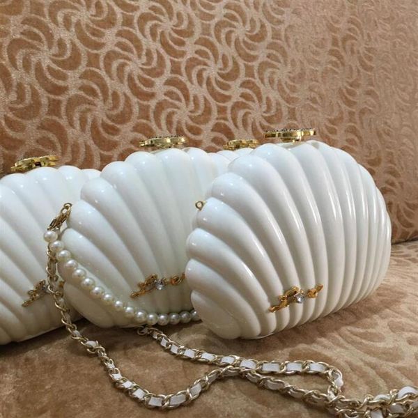 

2019 new vip gift handbag elegant white pearl shell shoulder bag women's evening bag deluxe rhinestone buckle pearl shell par249i