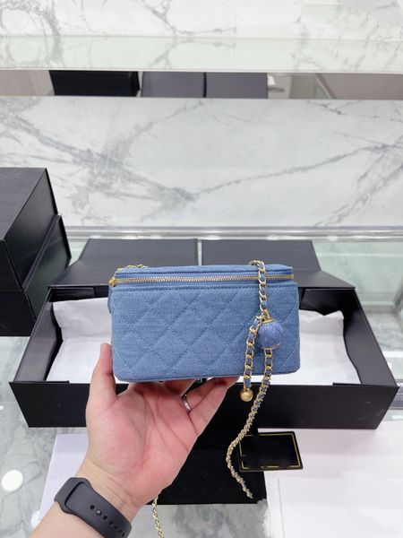 

2022 summer and autumn ladies shoulder bag designer bag crossbody portable chain blue denim style fashion trend matching large