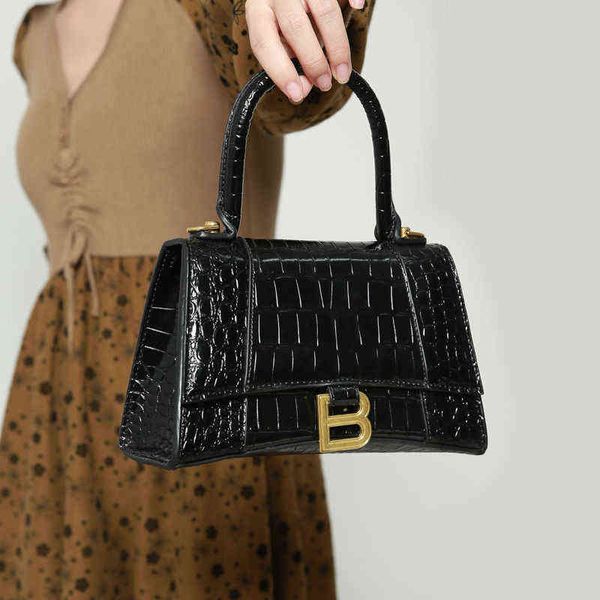 

handbag 2022 new texture women's summer minority versatile messenger shoulder portable hourglass
