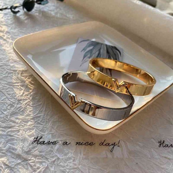 

titanium steel bangle women love designer bracelets silver rose gold bangles v letter color narrow bracelet fashion jewelry lad, Black