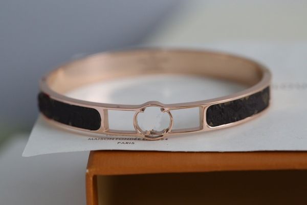 

luxury designer classic hollow out letter leather printing design bangle silver rose gold bracelet fashion jewelry men and women bracelets c, Black