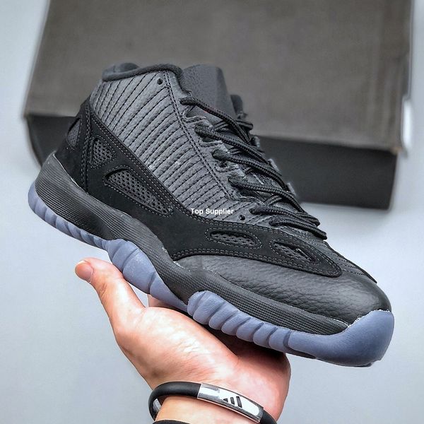 

referee basketball shoe for men sports shoes mens sneakers womens sneaker 306008-102