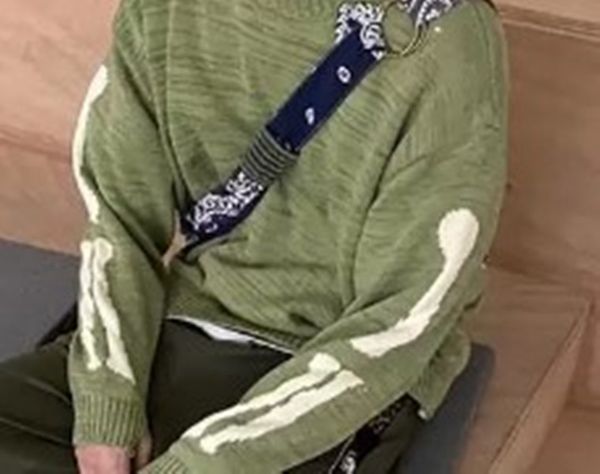 

men's sweater street hip-hop jacquard sweater loose skull knitted pullover long-sleeved, White;black