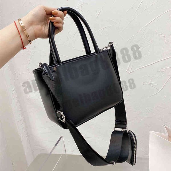 

cbag 2021 luxury designer fashion shoulder senior artistic underarm bags shopping handbags women all-match temperament bag crossbody