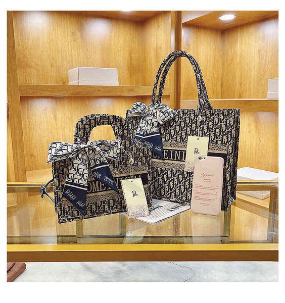 

fashion spring new handbag women's large capacity bag old flower commu