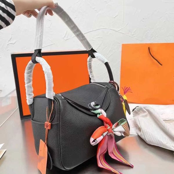 

2022 latest shoulder bag women's genuine leather fashion casual all-match lady handbag large capacity first layer cowhide