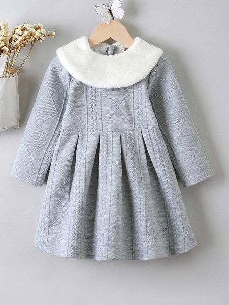 

little girl, knitted, cashmere neckline, wrinkle, hem dress. she, Red;yellow