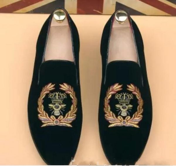 

spring velvet men loafers flat shoes suede leather embroidery lace gentlemen driving boats moccasins male flats, Black