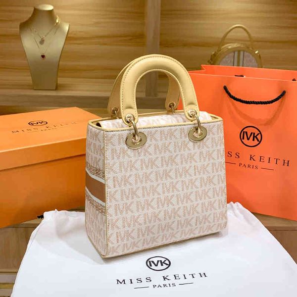 

women's fashion personality trend brand bag wholesale hong kong counter light luxury foreign style leather handbag high sense three pur