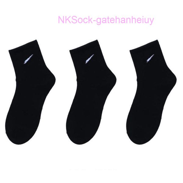 

men's classic fashion socks gift box stockings hook brand black white gray medium tube sports cotton sweat absorbing sock men women lux