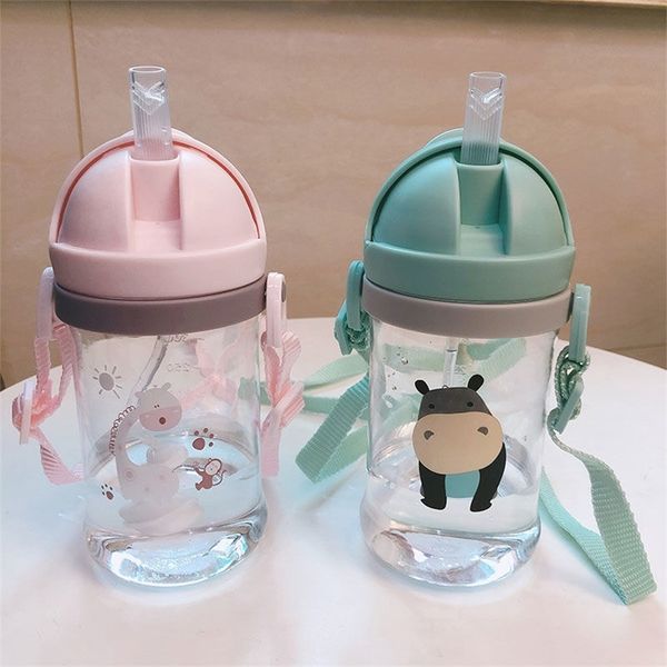 Kids Children Cartoon Animal School Drinking Gravity Ball Straw Baby Cup con tracolla Bottiglia d'acqua 220812