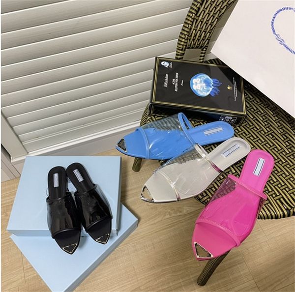 2022 Women Designer Transparente PVC Sandálias pontiagudas sandálias Letra feminina Princima Luxo Slipper Sliper Slides Lady Flip Flip