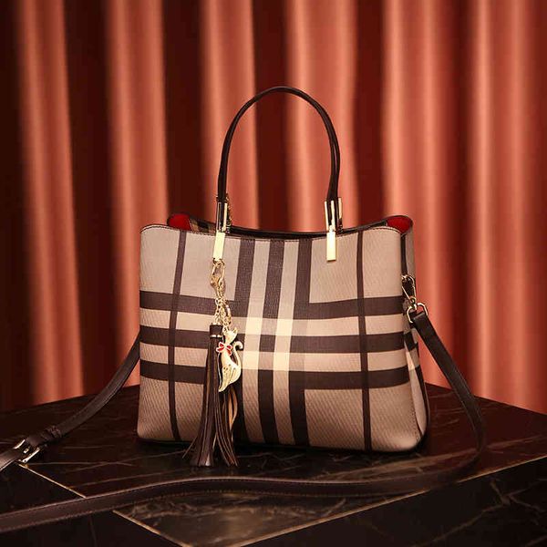 

hong handbag large capacity tote 2022 new leather women's lattice bag2022 trendy fashion design ladies sachet