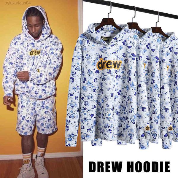 

autumn drew blue and white porcelain smiling face somersault cloud printed sweater for men women lovers loose thin bottomed shirt, Black