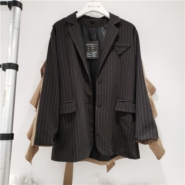 

ewq autumn style ladies suit fashionable loose large size color matching back stitching ruffled striped blazer women lj201021, White;black
