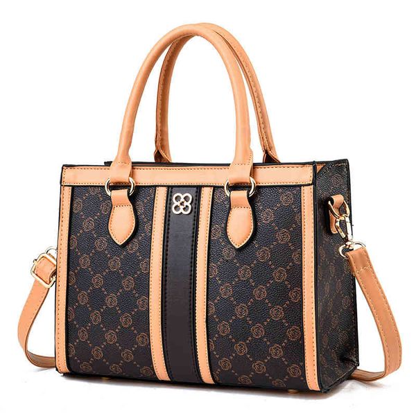 

designer handbags bag female 2022 new trend messenger bag fashion atmosphere shoulder fashion autumn winter printed large capacity handbag
