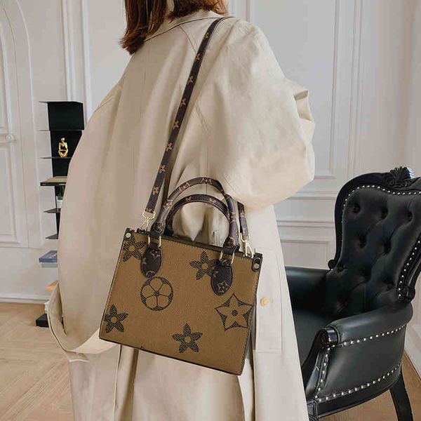 

factory direct sale 60% off sense portable tote bag 2022 new net red same foreign style printing capacity one shoulder large bag fashion