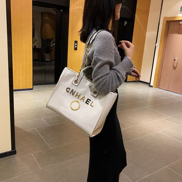 

fashion luxury designer handbags women's beach bags brand ch metal badge tote bag small mini evening handbag female capacity large leat, Black;red