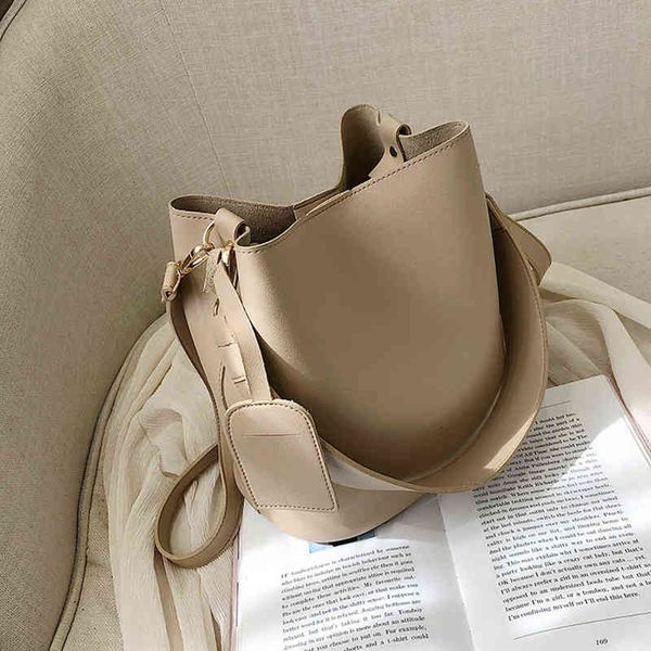 

strap crossbody bag new trendy shoulder bag female casual bucket messenger bags for girls soft pu lady bag for shopping bags g220429
