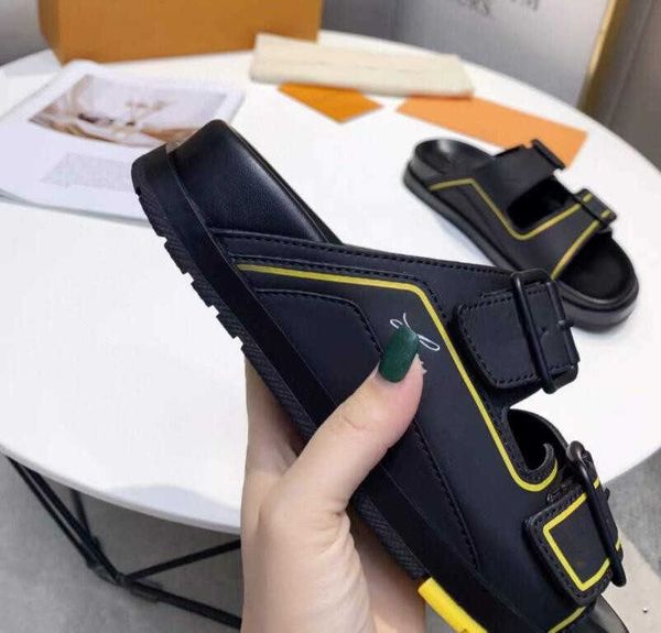 

2022 cool sandals shoes fashion slipper desert sand resin earth brown summer platform sandale foam runner triple black bone white men slippe