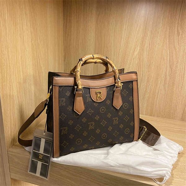 

fashionable wooden handle wide shoulder strap texture flower girl chaotuote single shoulder handbag purses outlet online