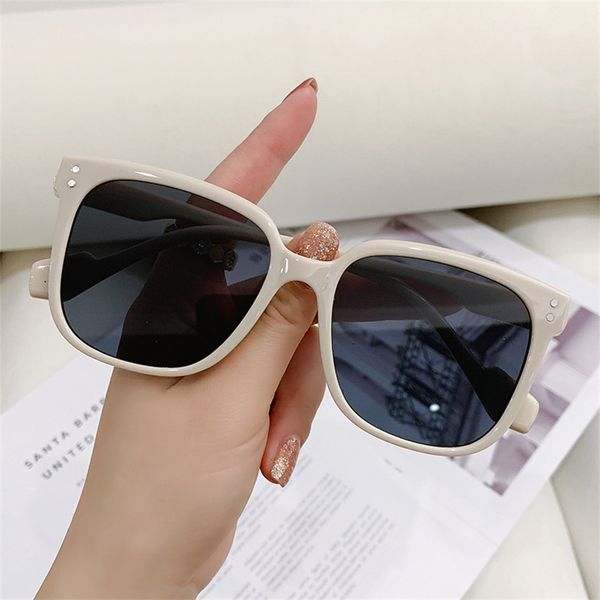 

retro men's and women's sunglasses trend square frame fashion personality sun glasses 2022, White;black