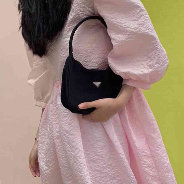 

fashion bag 2022 new kendou same tide flowing cloth nylon underarm met