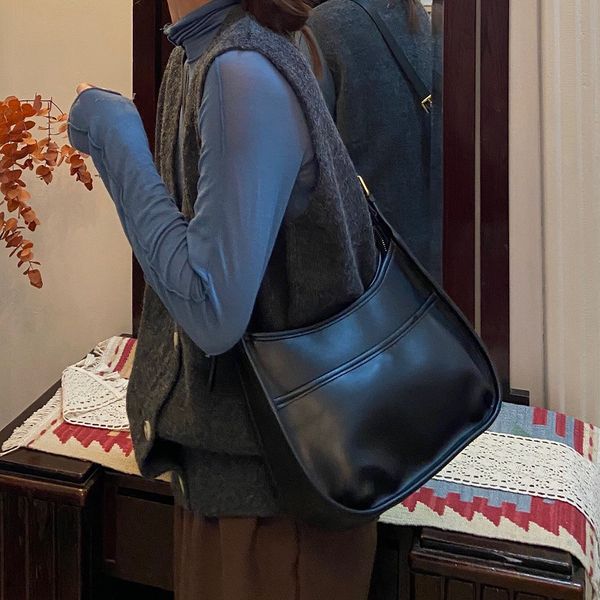 

niche bags female minimalist armpit bag tide chic retro saddlebag