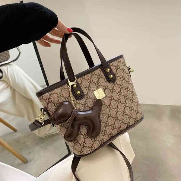 

2022 new designer handbags zipper messenger car suture tote new women's